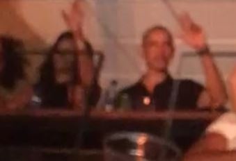 Vo chong cuu Tong thong Obama den xem show dien cua Beyonce hinh anh