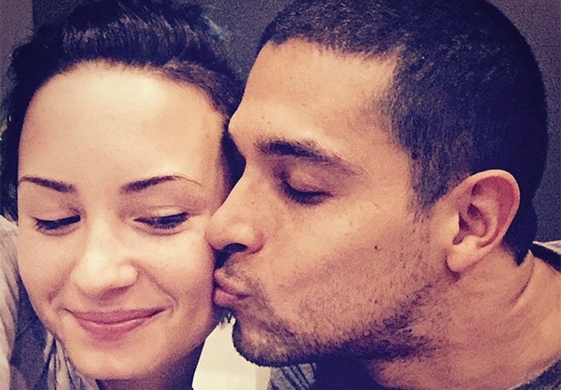 Chuyen tinh hop - tan lien tuc trong suot 8 nam cua Demi Lovato hinh anh