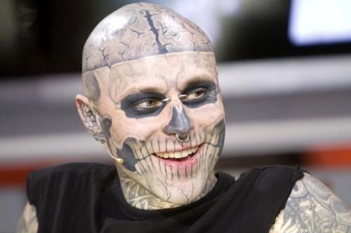 Bi kich cua dien vien dong MV 'Born This Way' vua tu sat hinh anh