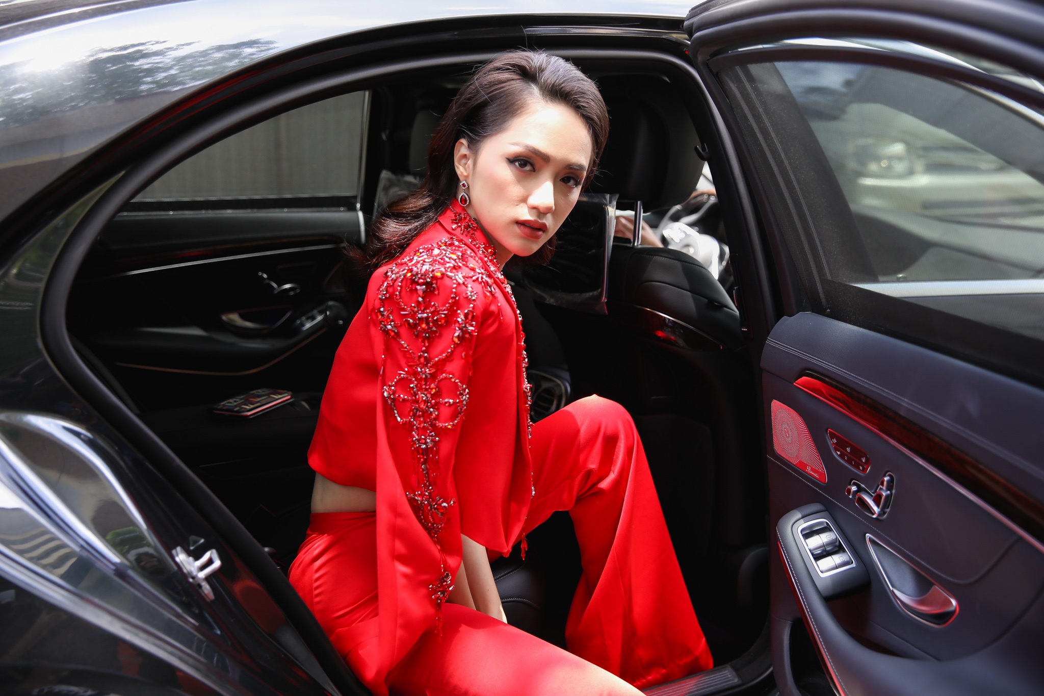 Huong Giang Ky Duyen lam huan luyen vien sieu mau anh 5