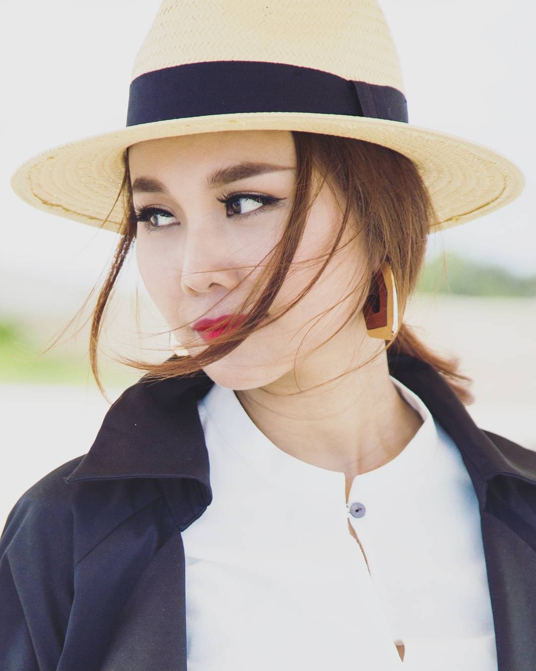 Thanh Hang cham chi dien mu coi anh 1