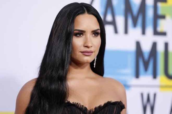 Demi Lovato huy tour dien de tap trung cai nghien hinh anh
