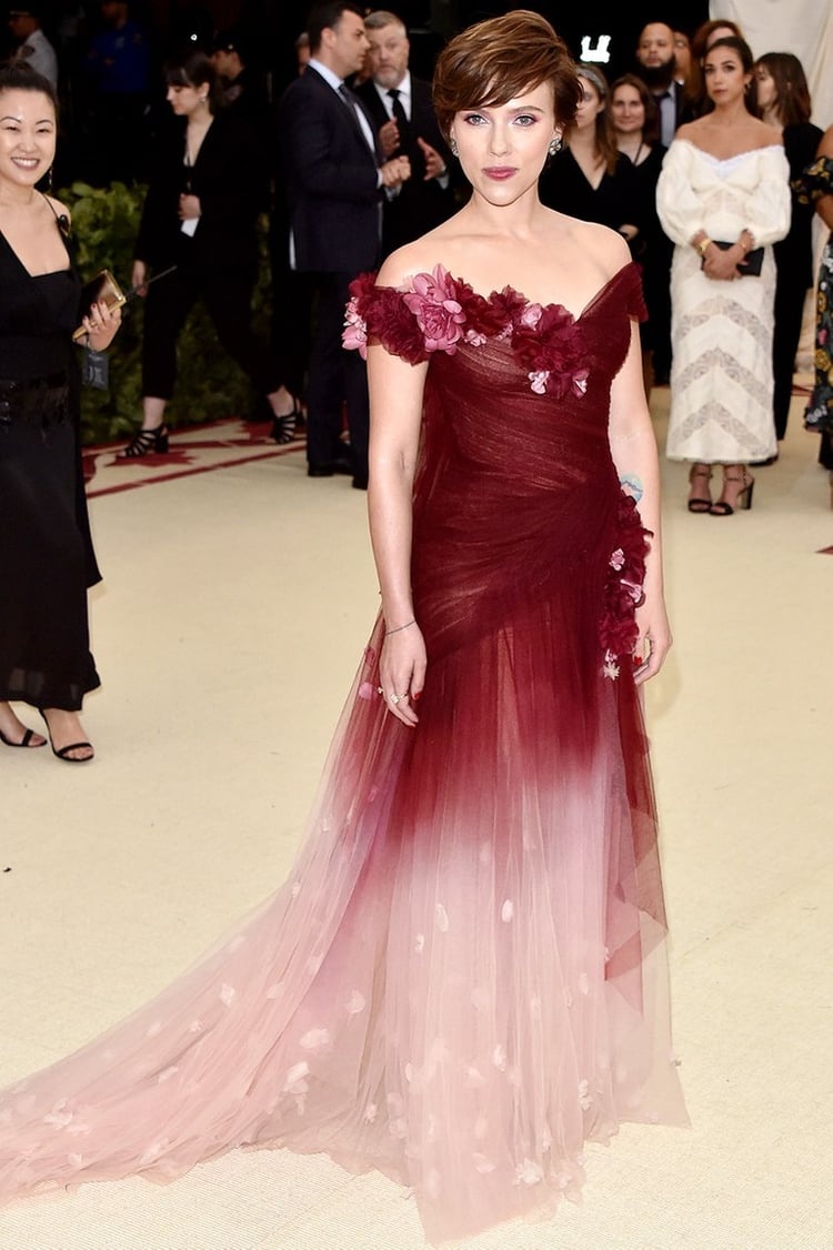 Phong cach thoi trang cua Scarlett Johansson anh 3