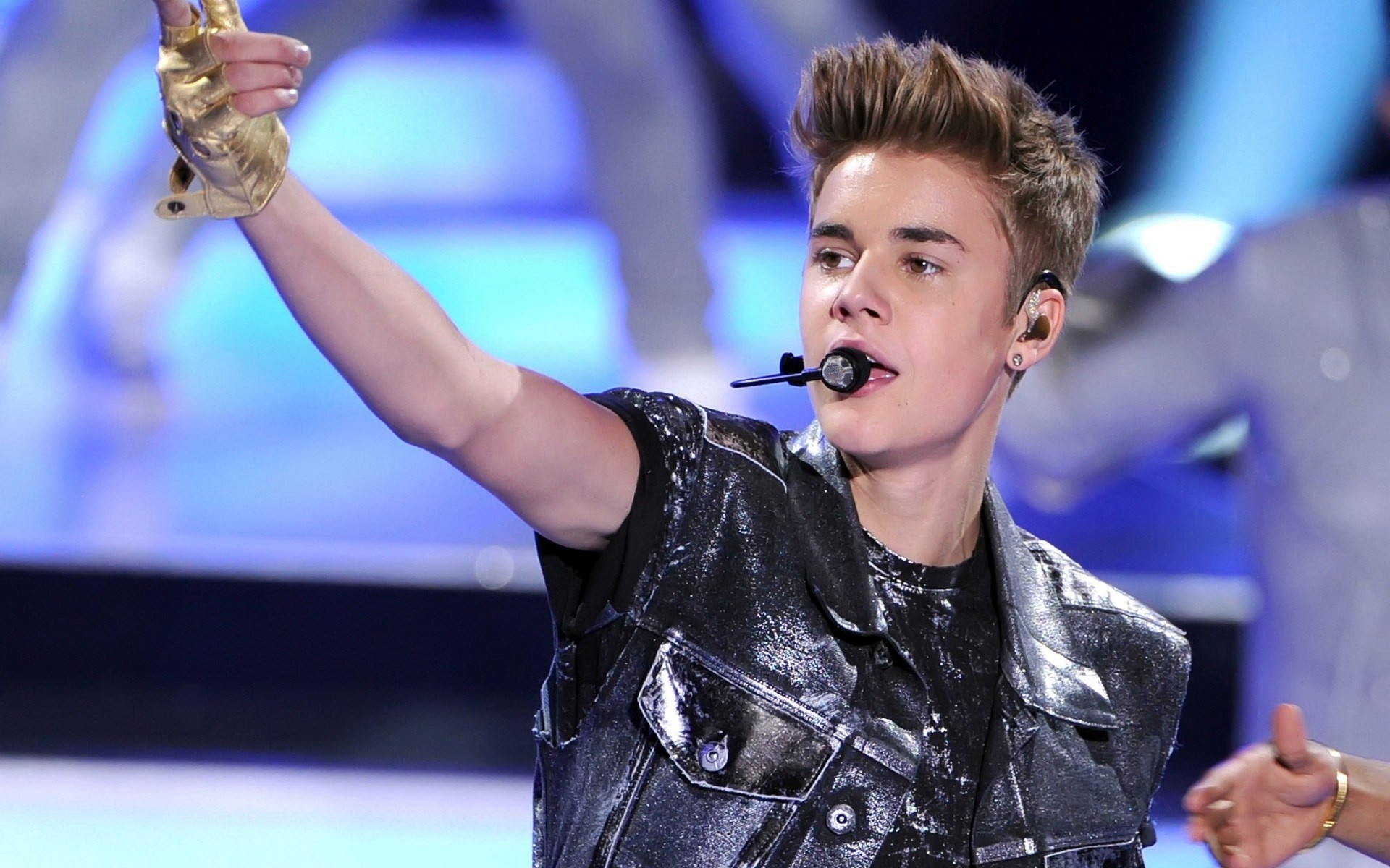 Justin Bieber lap ky luc Guinness, danh bai thanh tich cua chinh minh hinh anh