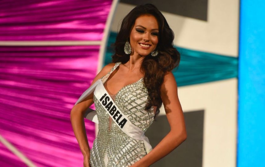 4 hoa hau bi tuoc quan thi dau quoc te anh 6