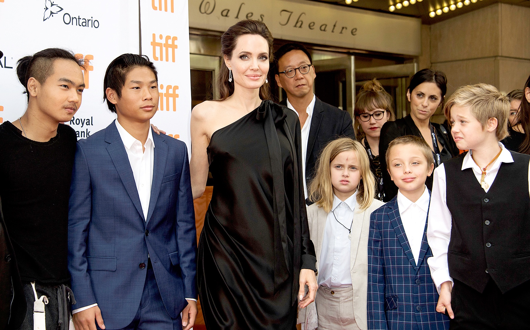 Angelina Jolie và Brad Pitt tranh nuôi con ảnh 2 Angelina Jolie va Brad Pitt tranh nuoi con anh 2