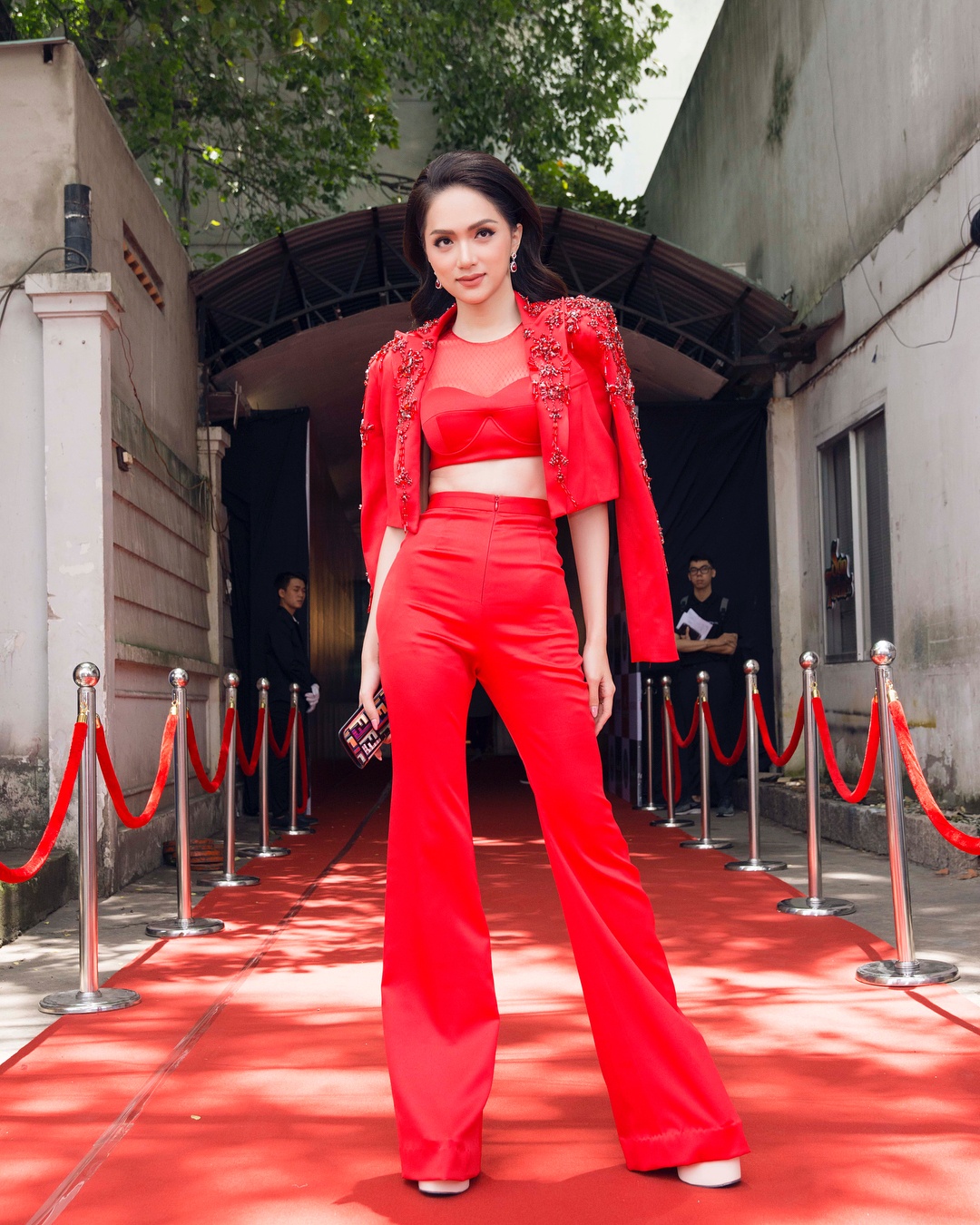 Huong Giang la my nhan cham chi mac suit anh 7