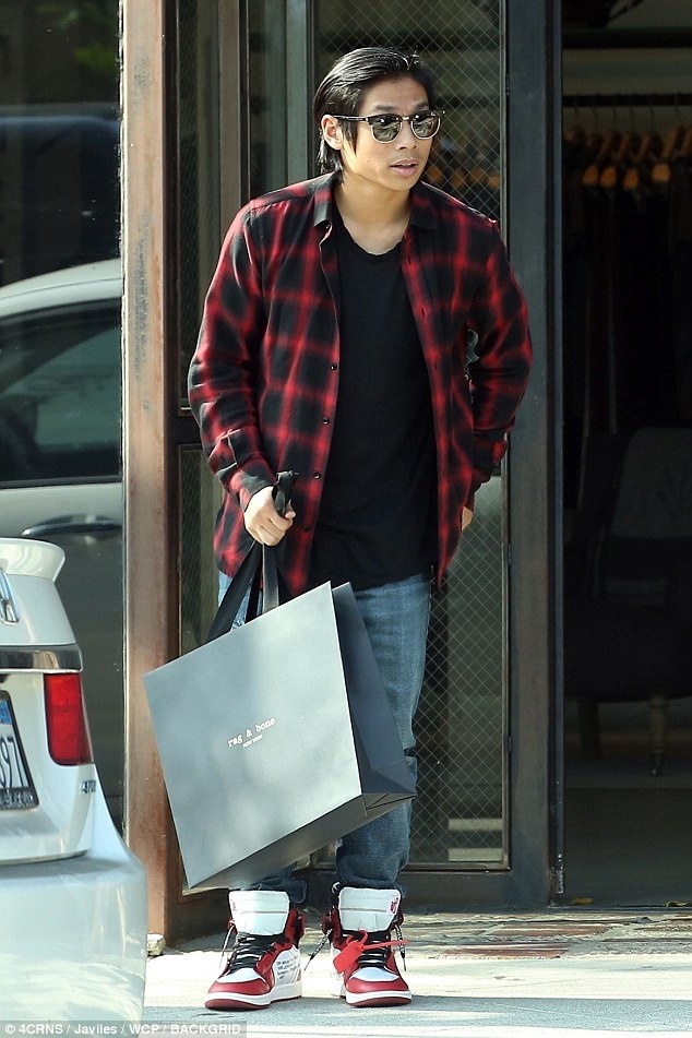 Angelina Jolie kien voi Brad Pitt anh 3