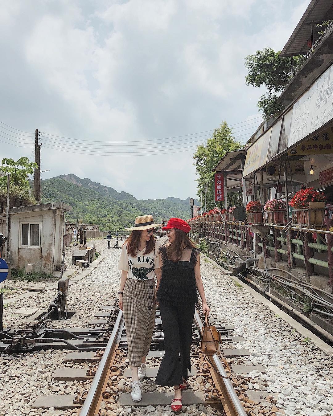 Gu thoi trang dong dieu cua Yen Trang va Yen Nhi anh 4