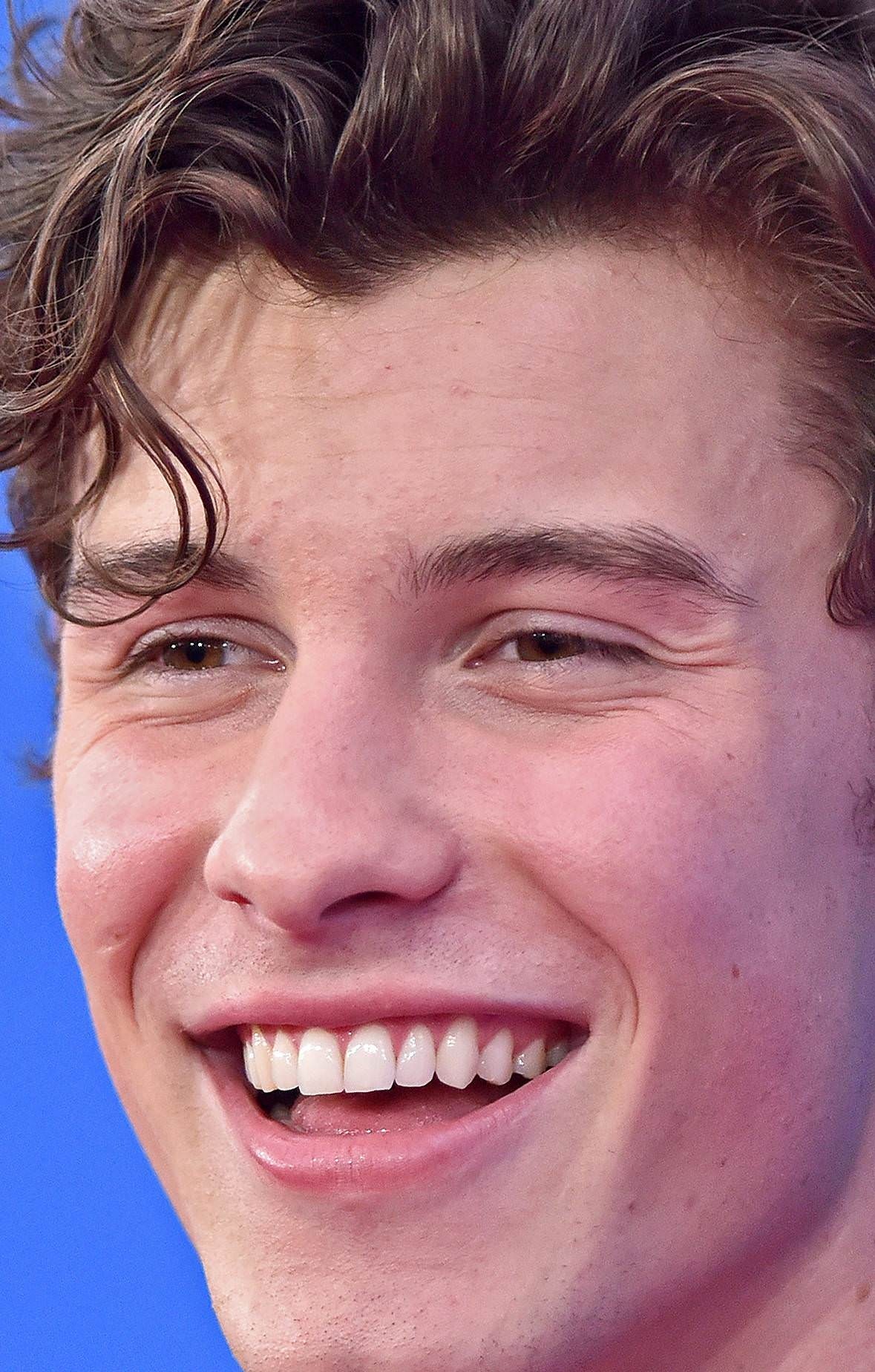 Can canh lan da bong dau,  san sui cua dan sao tai VMAs 2018 anh 10