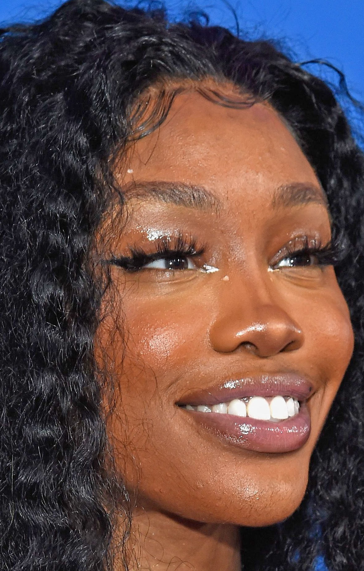 Can canh lan da bong dau,  san sui cua dan sao tai VMAs 2018 anh 3