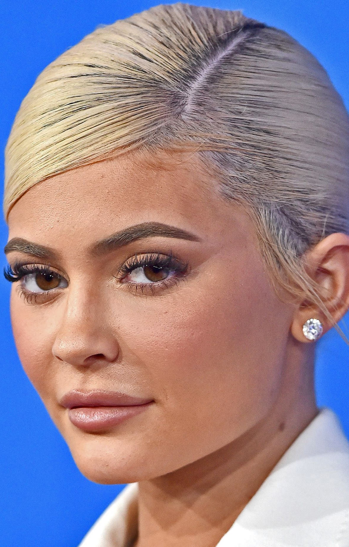 Can canh lan da bong dau,  san sui cua dan sao tai VMAs 2018 anh 6