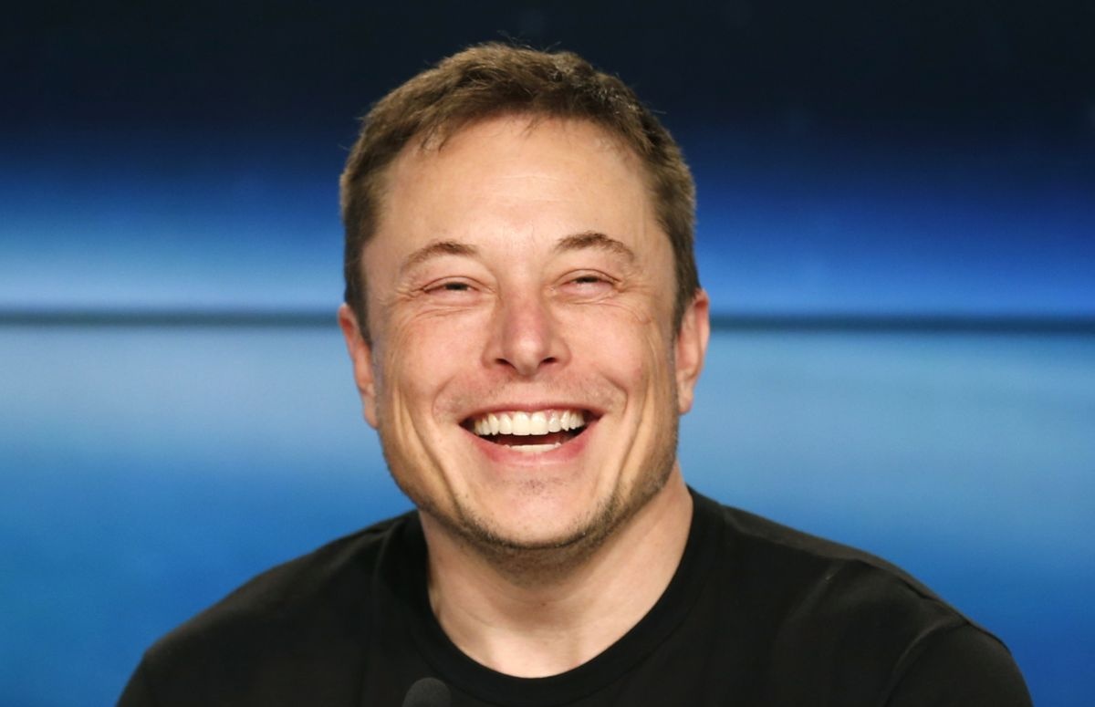 ‘Ty phu cong nghe’ Elon Musk cong bo du an nghe thuat ngoai vu tru hinh anh