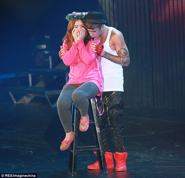 Nhung khoanh khac cua Justin Bieber anh 7