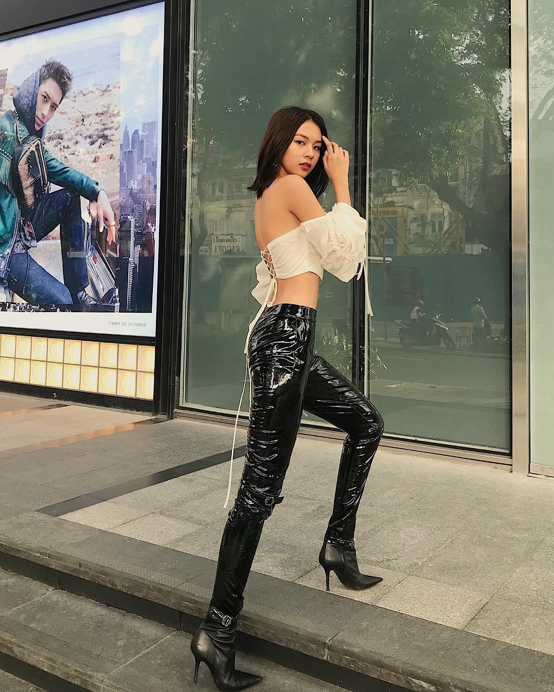 Street style cua nguoi mau Phi Phuong Anh anh 5