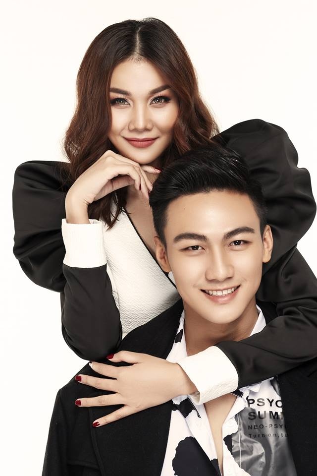 Bo ba HLV The Face tung anh voi team minh anh 2