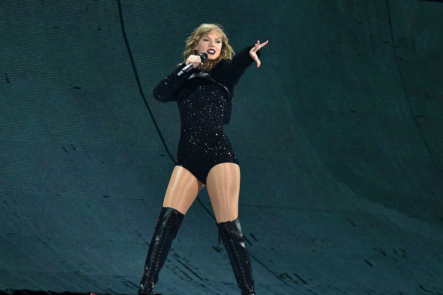 Taylor Swift tuyen bo ung ho dang Dan chu anh 1