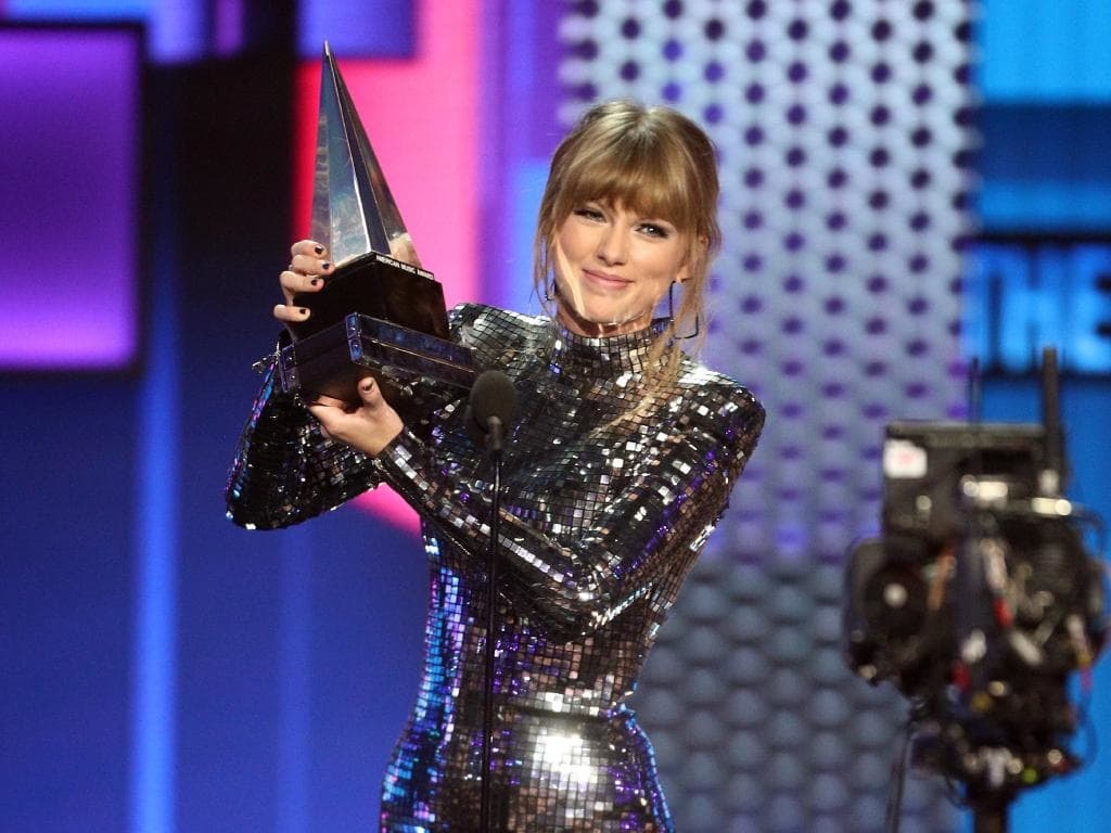 Taylor Swift chiến thắng áp đảo tại AMAs 2018 ảnh 3 Taylor Swift chien thang ap dao tai AMAs 2018 anh 3