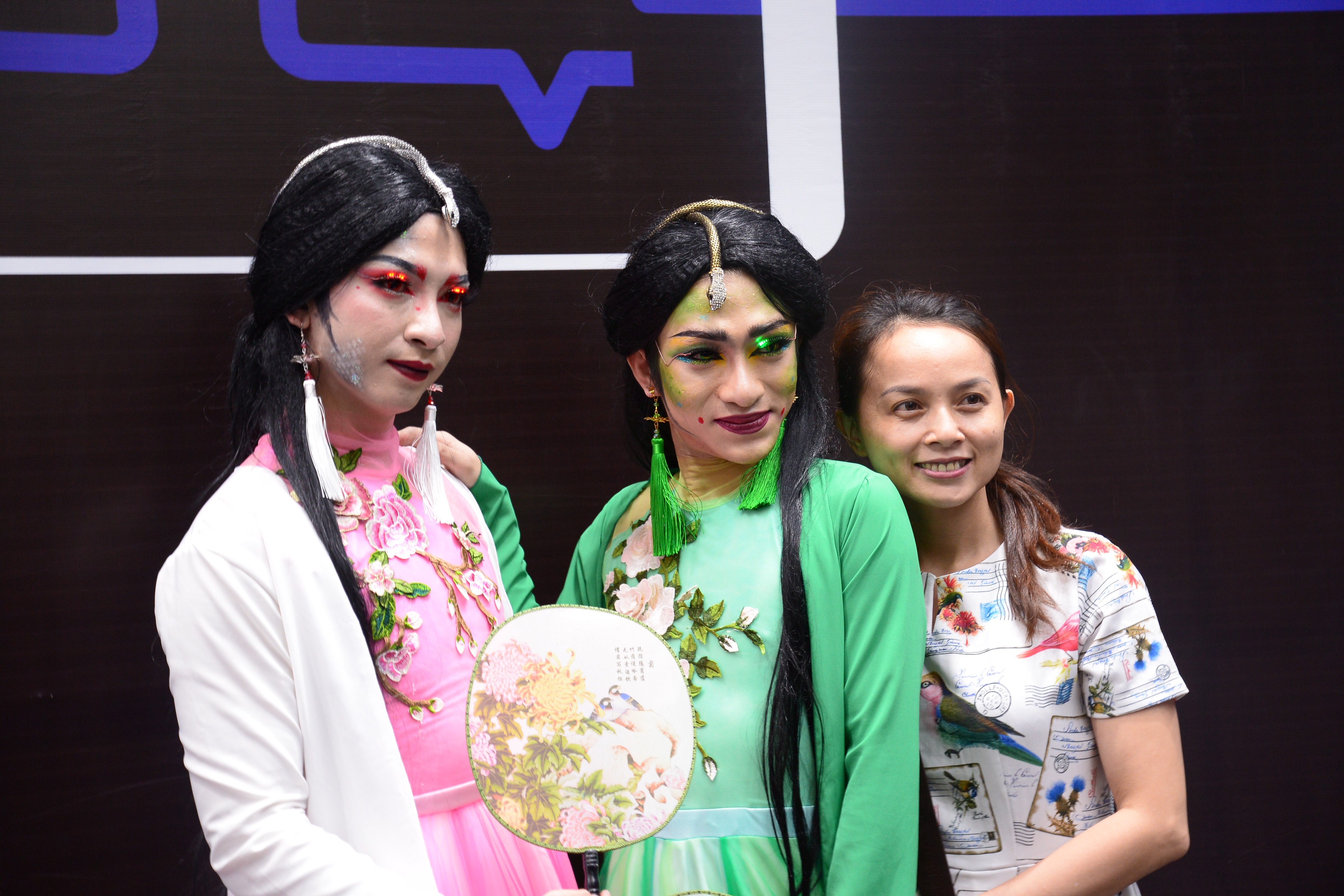 Le hoi Halloween o pho di bo Nguyen Hue anh 3