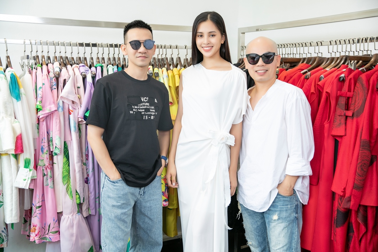 Trang phuc cua Tieu Vy sen sam,  que mua anh 10