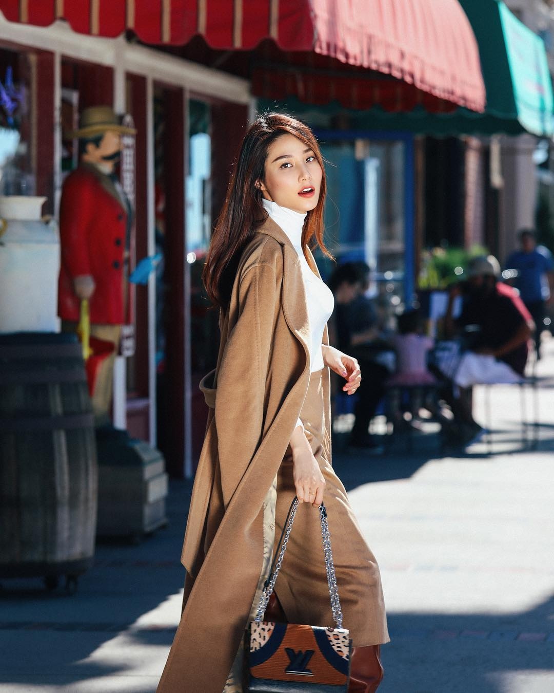 Đặng Thu Thảo mặc đầm trẻ trung ảnh 3 Dang Thu Thao mac dam tre trung anh 3