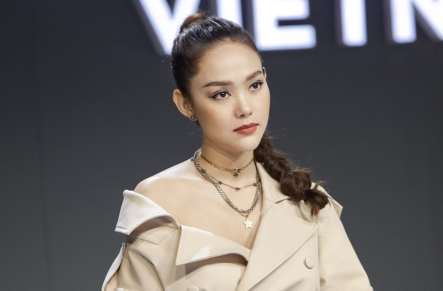 The Face tap 7: Khan gia buc xuc khi Minh Hang khong loai thi sinh hinh anh