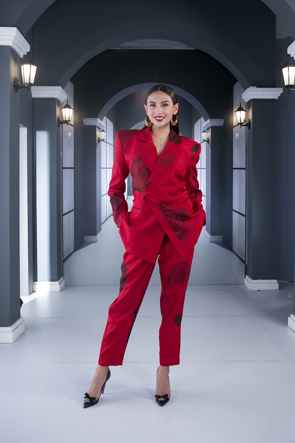 Thoi trang cua Vo Hoang Yen tai The Face anh 2