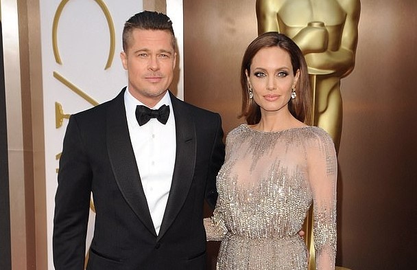Brad Pitt va Angelina Jolie khong muon cac con ton thuong hinh anh