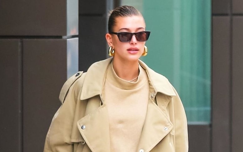 Vo Justin Bieber dien quan cap tre, deo kinh ram xuong pho hinh anh