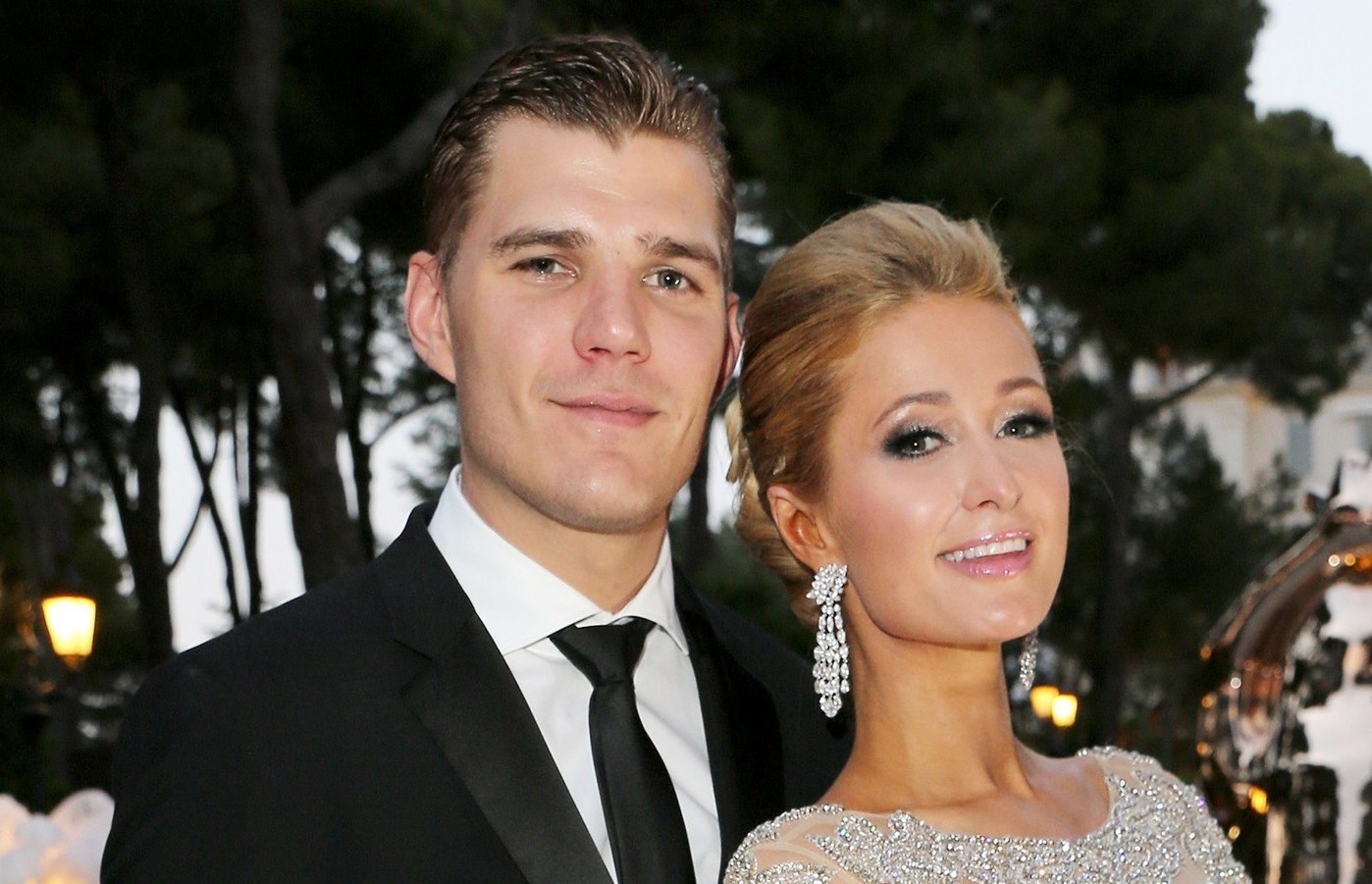 Paris Hilton noi gi sau khi huy hon va nguoi tinh kem 4 tuoi doi nhan hinh anh