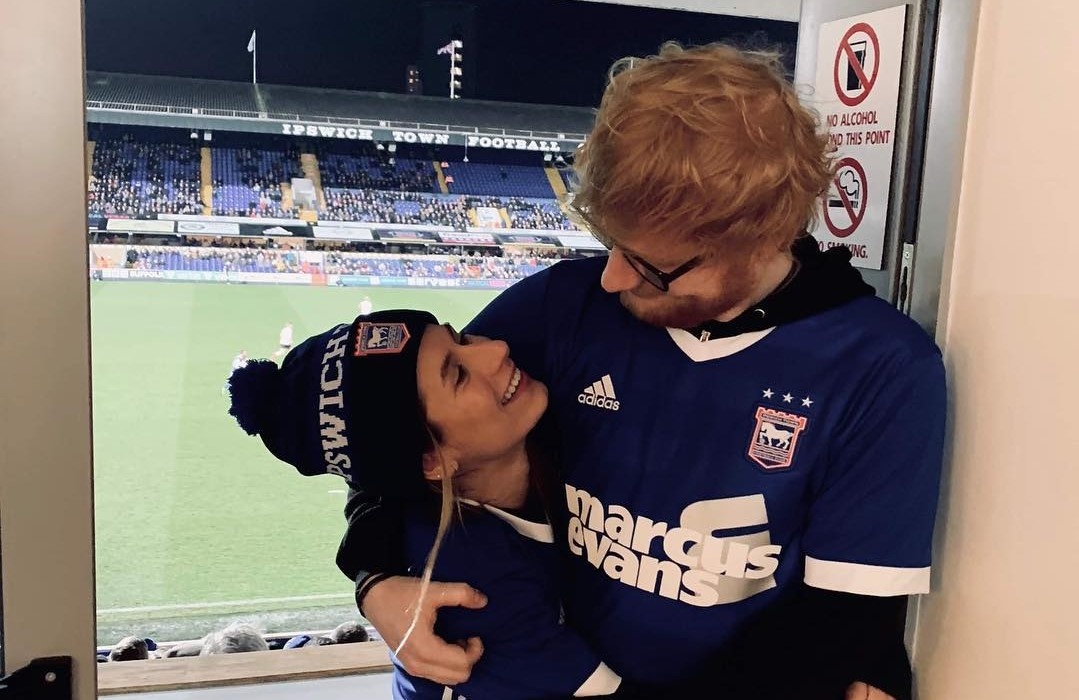 Ed Sheeran chia se anh hiem hoi ve ban gai quen tu nam 11 tuoi hinh anh