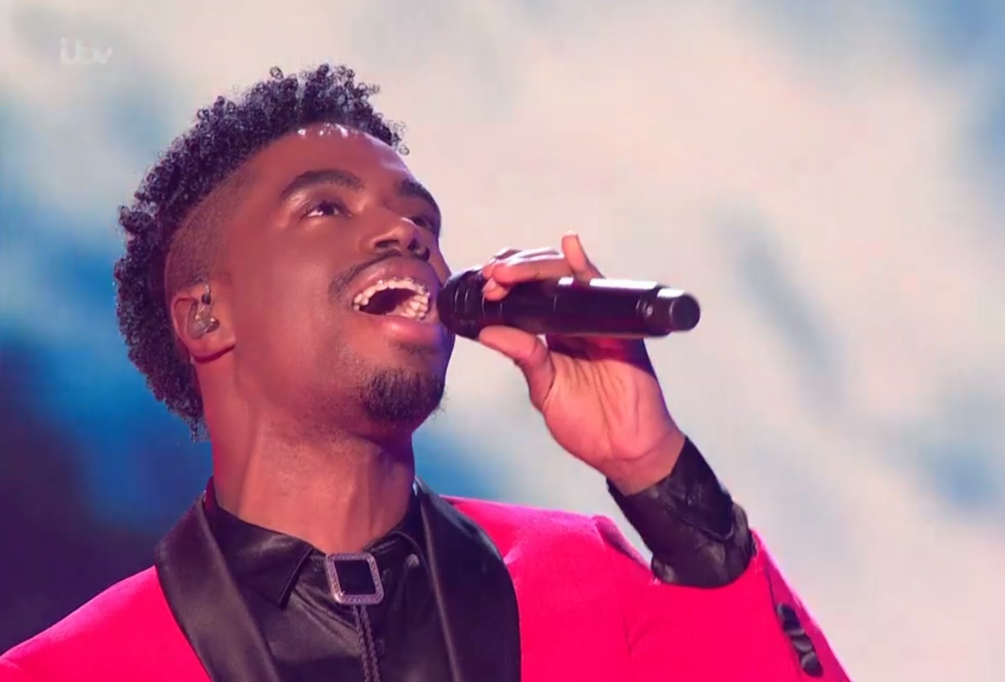 Thang X Factor Anh, chang trai ngheo Jamaica nhan 1 trieu bang hinh anh