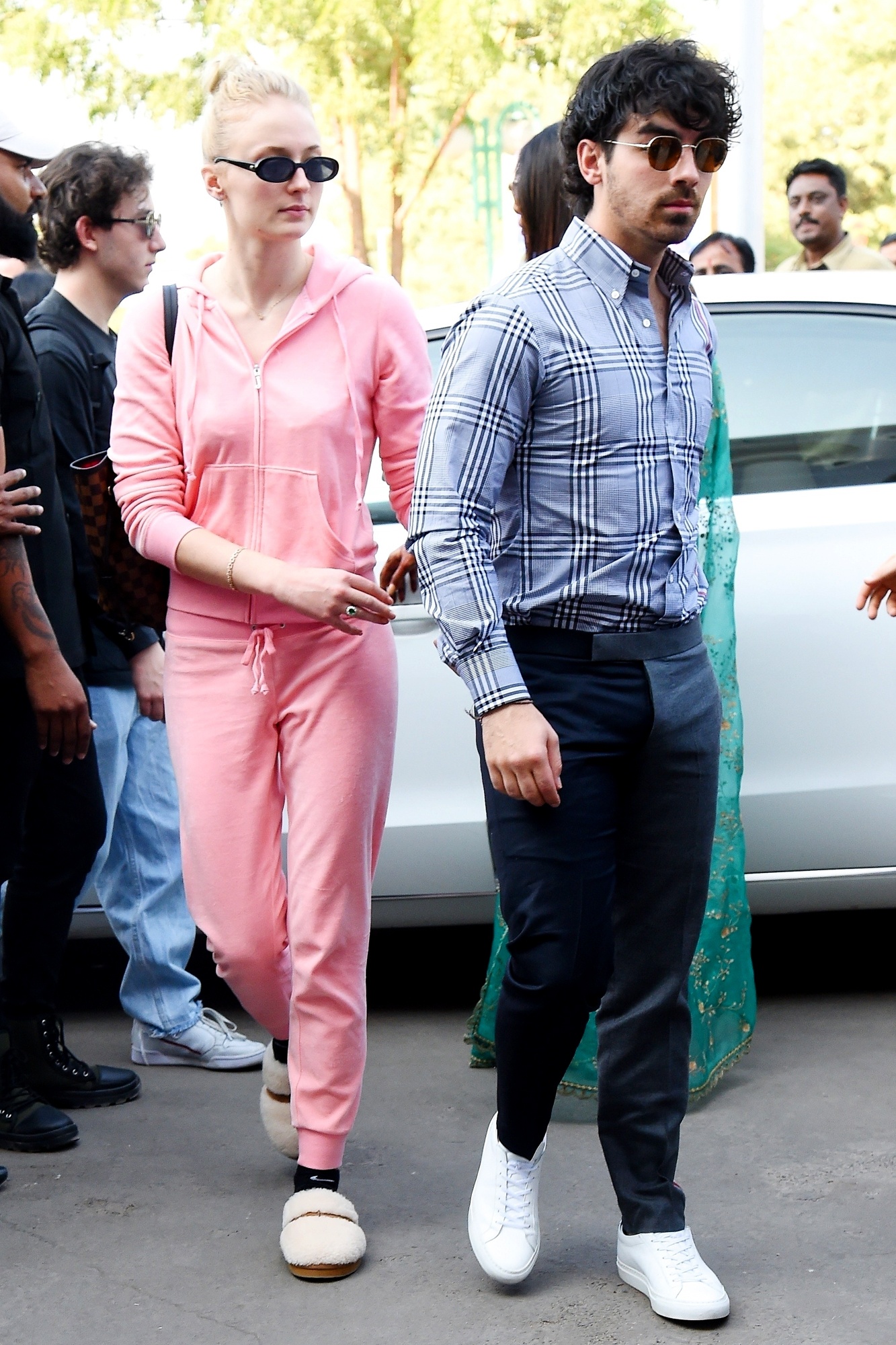 Nick Jonas va vo xuat hien sau dam cuoi anh 6