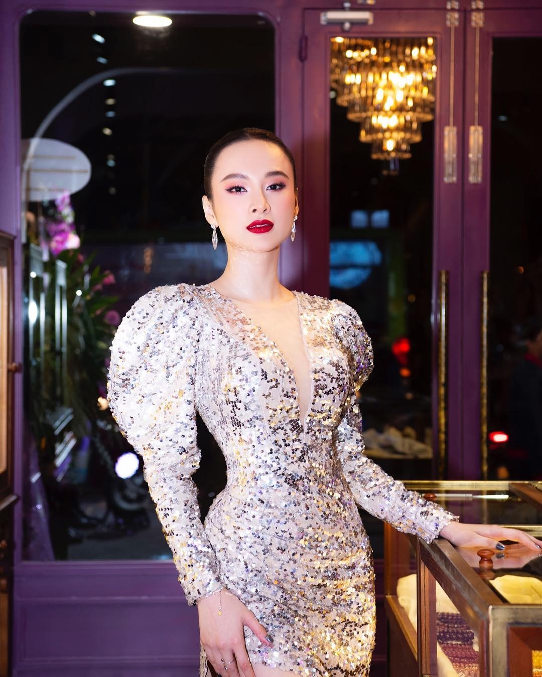 Angela Phuong Trinh mac goi cam tuan qua anh 1