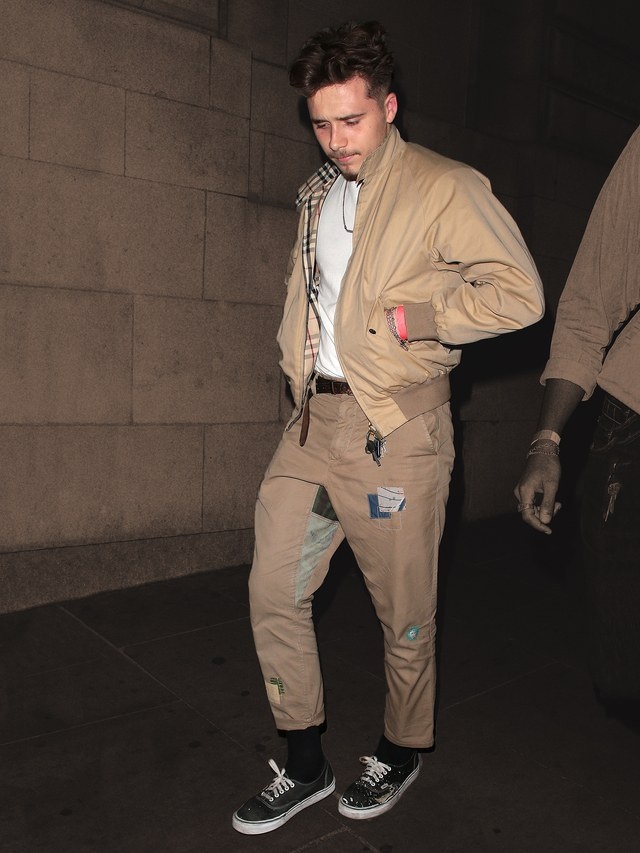 Thoi trang cua Brooklyn Beckham o tuoi 19 anh 5