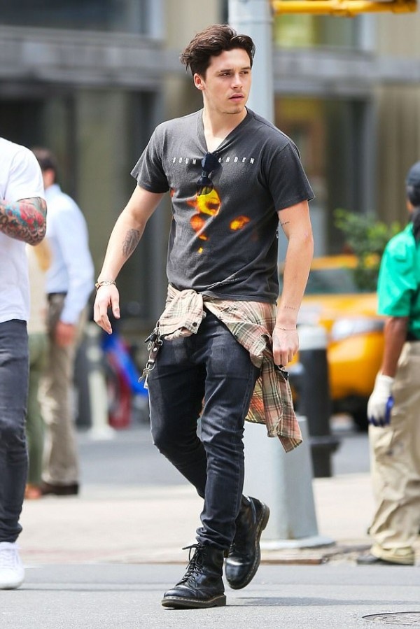 Thoi trang cua Brooklyn Beckham o tuoi 19 anh 6