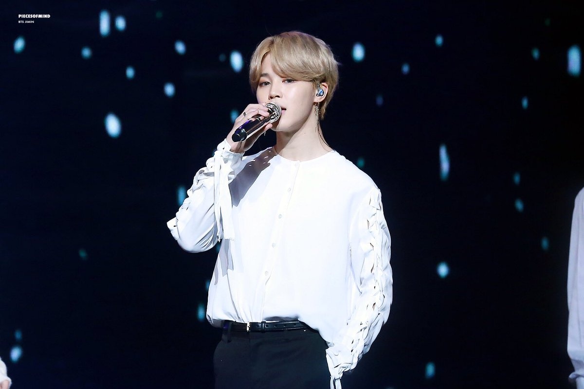 ca si nam xuat sac nhat the gioi2018 anh 8