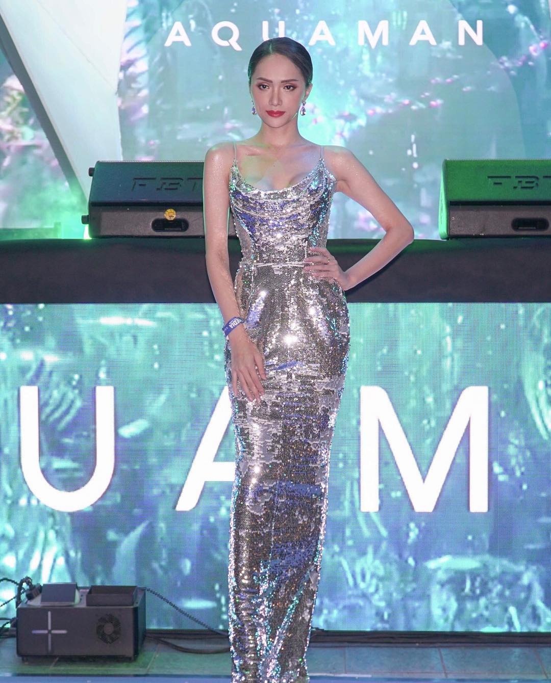 Huong Tram dien dam do goi cam anh 3