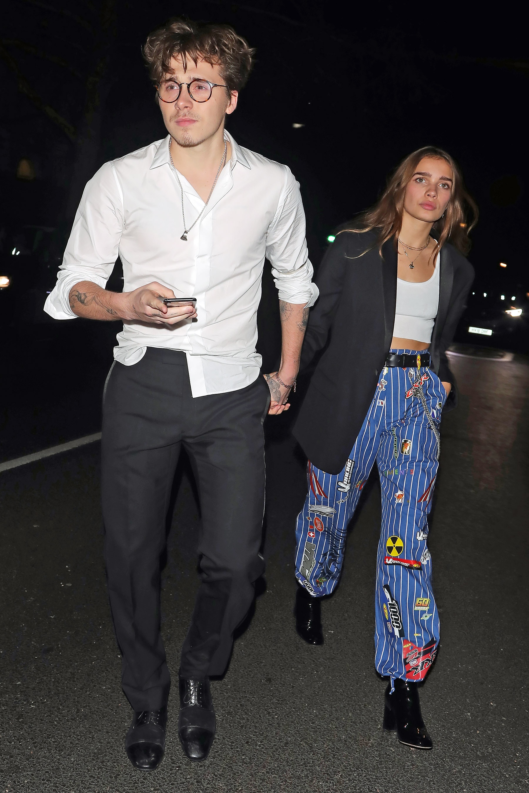 Brooklyn Beckham hôn môi bạn gái người mẫu ảnh 2 Brooklyn Beckham hon moi ban gai nguoi mau anh 2