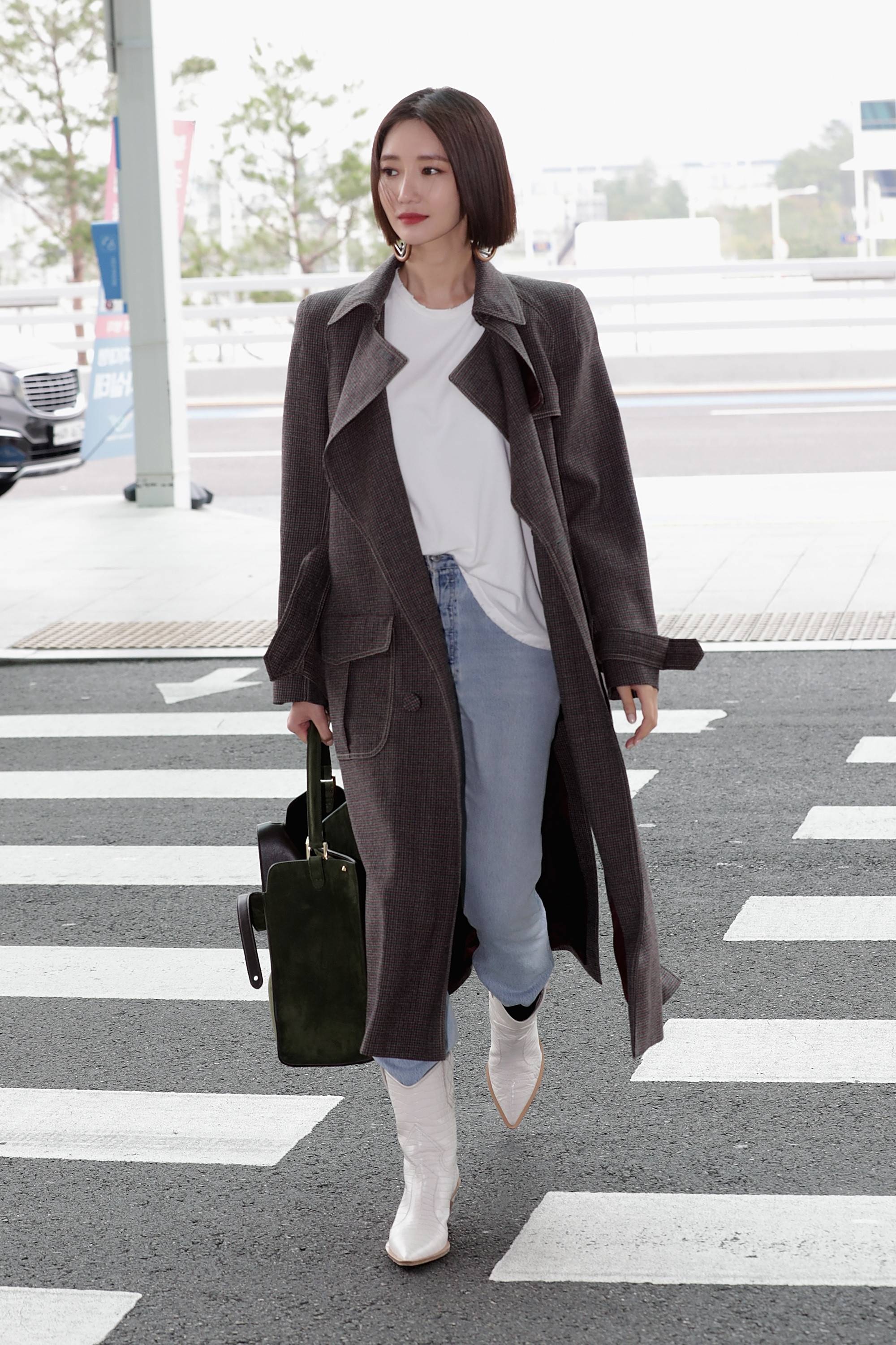 Thoi trang san bay cua ngoi sao chau A anh 3