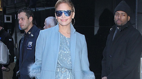 Street style sang chanh cua dan sao Hollywood tuan qua hinh anh