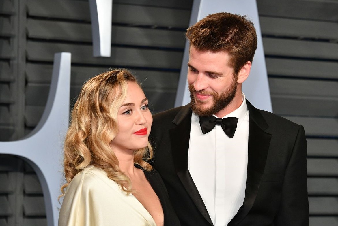 Liam Hemsworth cuoi Miley Cyrus: Ket dep cho chuyen tinh yeu 10 nam hinh anh