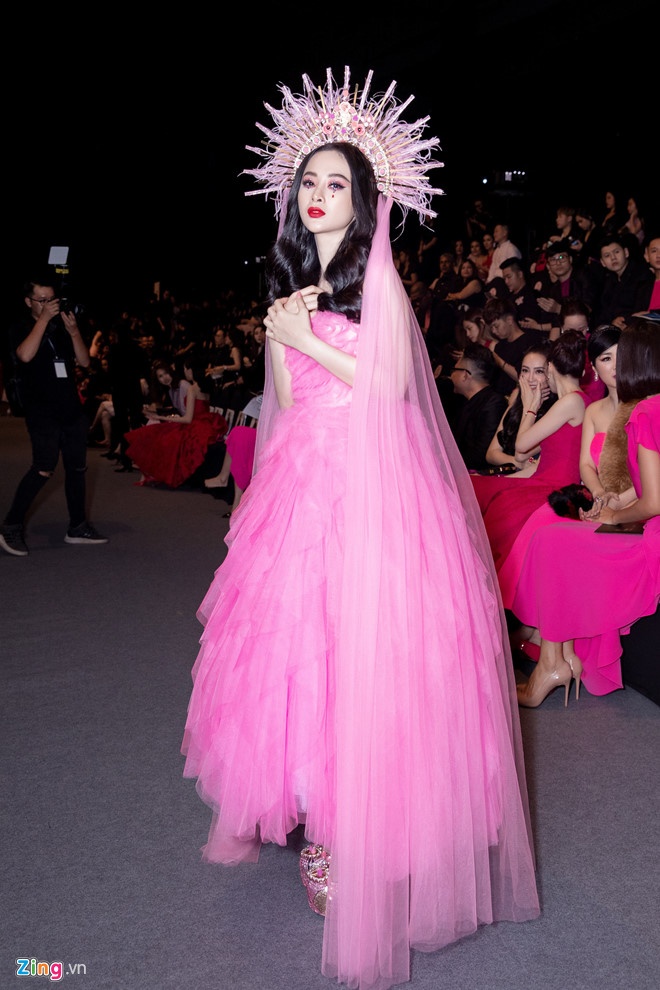 Angela Phương Trinh hóa Lily Collins ảnh 1 Angela Phuong Trinh hoa Lily Collins anh 1