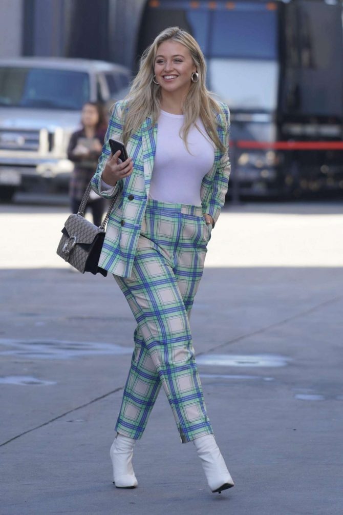 Street style của Hoa hậu Hoàn vũ 2018  ảnh 7 Street style cua Hoa hau Hoan vu 2018 anh 7