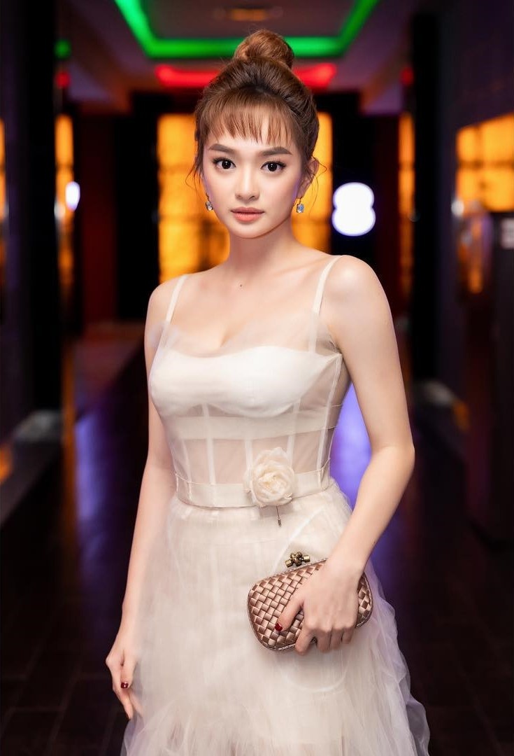 Kaity Nguyen lan dau mac bikini khoe co the anh 5