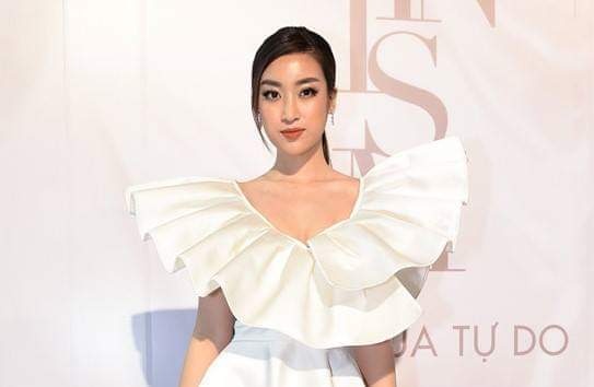 Hoa hau Do My Linh, Toc Tien mac nu tinh dep nhat tuan hinh anh