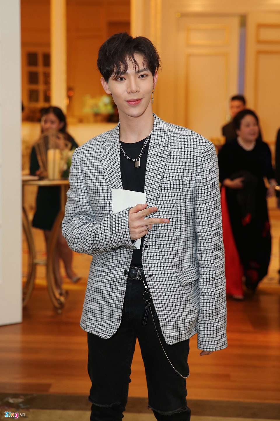 Ca sĩ Erik phẫu thuật thẩm mỹ ảnh 1 Ca si Erik phau thuat tham my anh 1