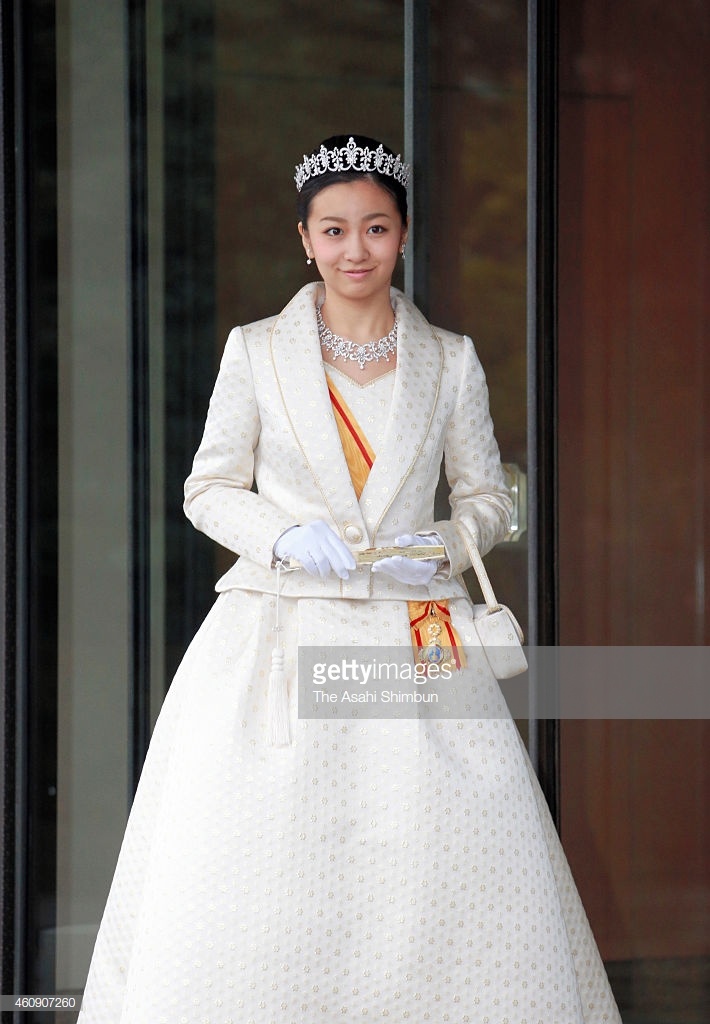 Phong cach thoi trang cua cong chua Nhat anh 7