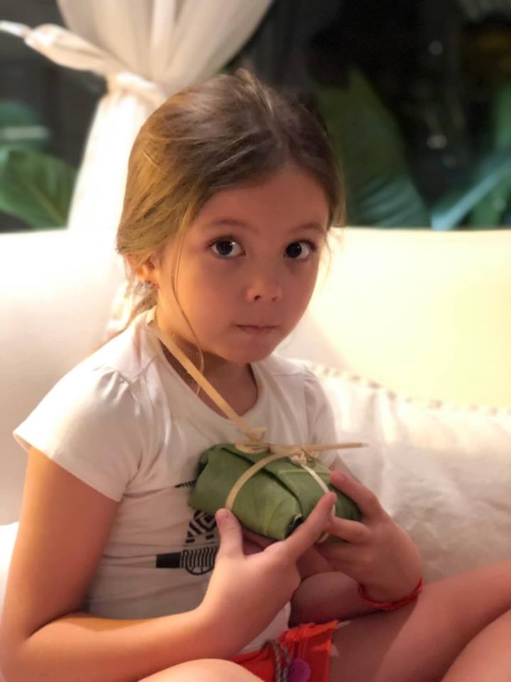 Hong Nhung don Tet Ky Hoi cung hai con song sinh anh 12