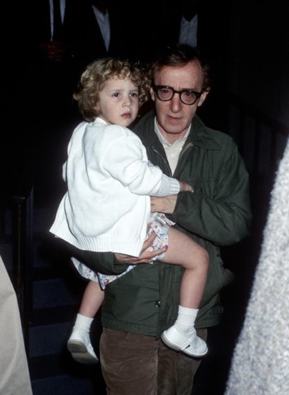 Woody Allen kiện hãng phim Amazon Studios ảnh 2 Woody Allen kien hang phim Amazon Studios anh 2